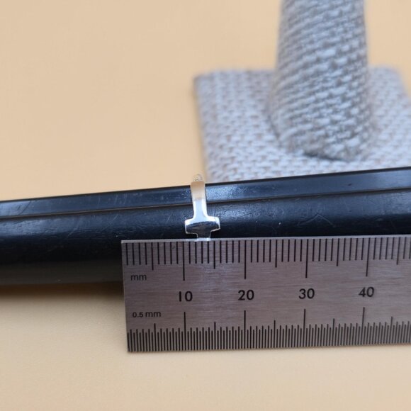 Size 7 Sterling Silver Simple Style Cross Religious Band Ring A4767 - Picture 6 of 7